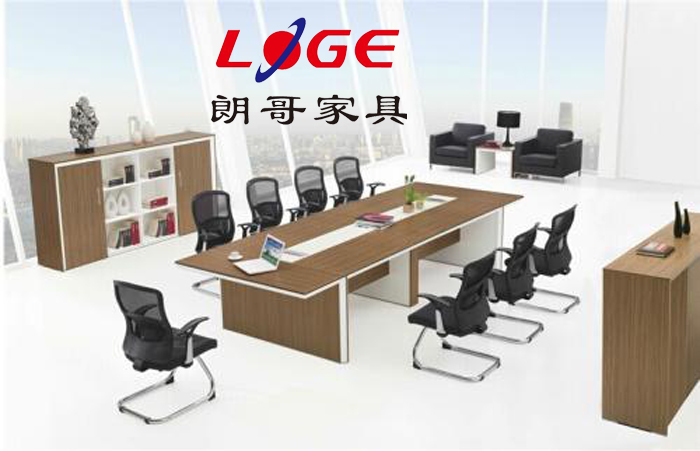 会议桌。